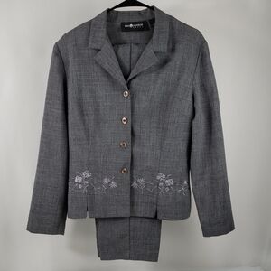Ckassic Sag Harbor Gray  Size 10 Women's Embroidered Suit Jacket